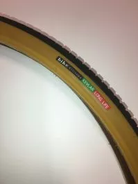 Sort-gul Kevlar Dæk - 20 X 1 3/8